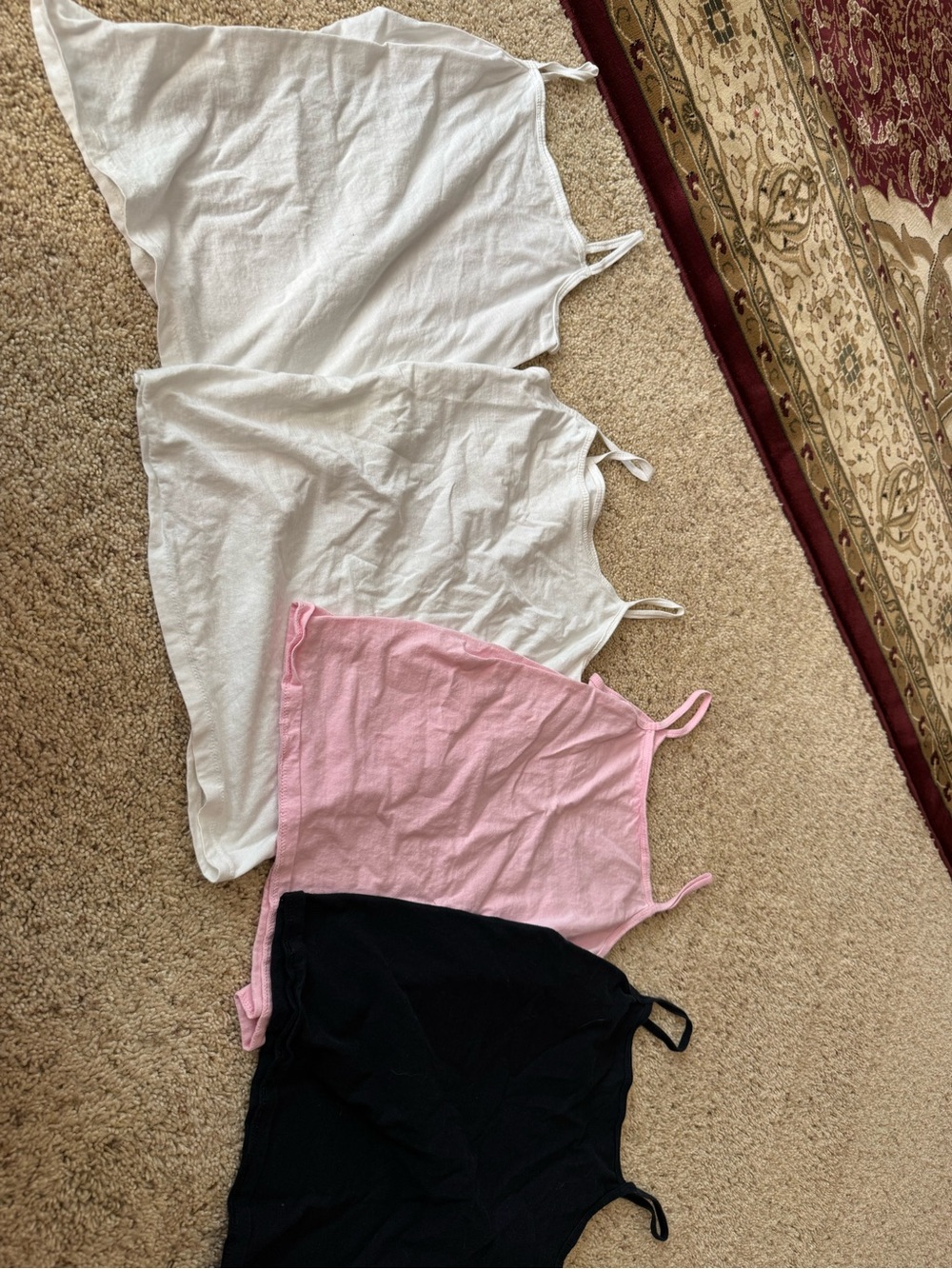 Girls tank top bundle 🤍💖🖤